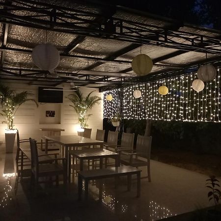 Aravli Vista Hotel Gurgaon Exterior foto